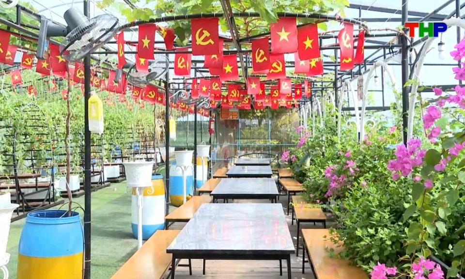 Chạm Hải Ph&ograve;ng: Nơi b&igrave;nh y&ecirc;n neo đậu