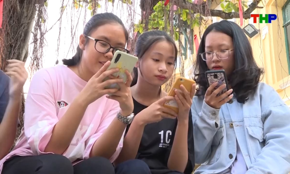 Nhịp sống trẻ: Mạng x&atilde; hội v&agrave; Gen Z
