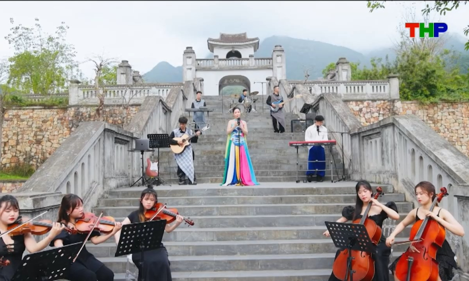 Điểm hẹn &acirc;m nhạc: Ngọt ng&agrave;o giọng h&aacute;t qu&ecirc; hương