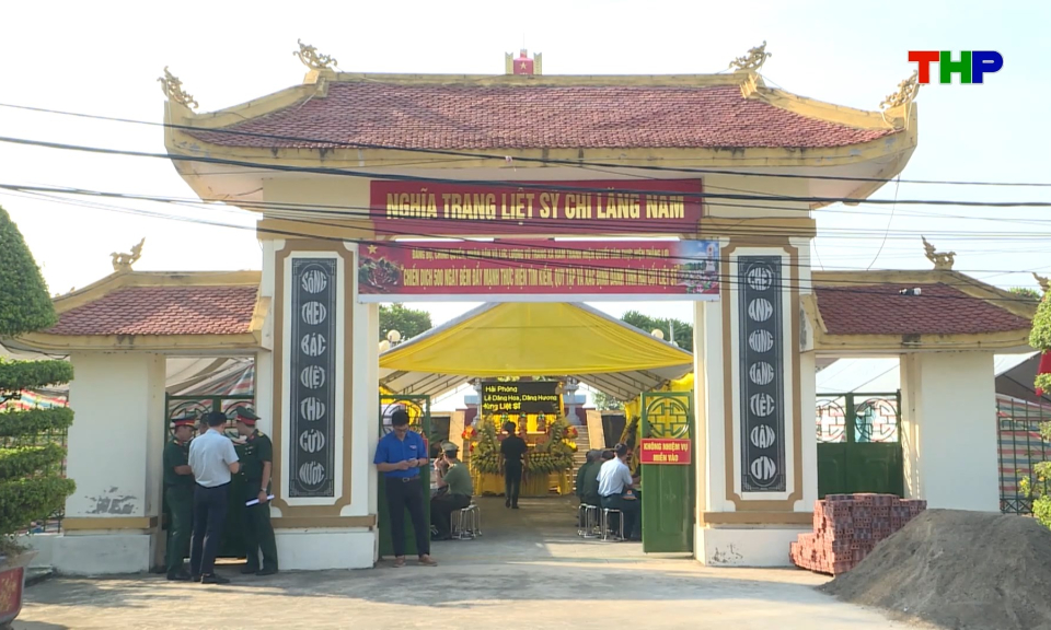 Động vi&ecirc;n lực lượng tham gia lấy mẫu sinh phẩm h&agrave;i cốt liệt sĩ