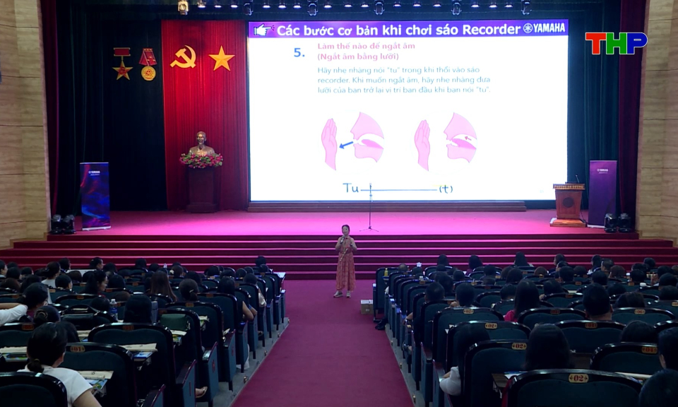 N&acirc;ng cao năng lực cho gi&aacute;o vi&ecirc;n &acirc;m nhạc trong c&aacute;c nh&agrave; trường