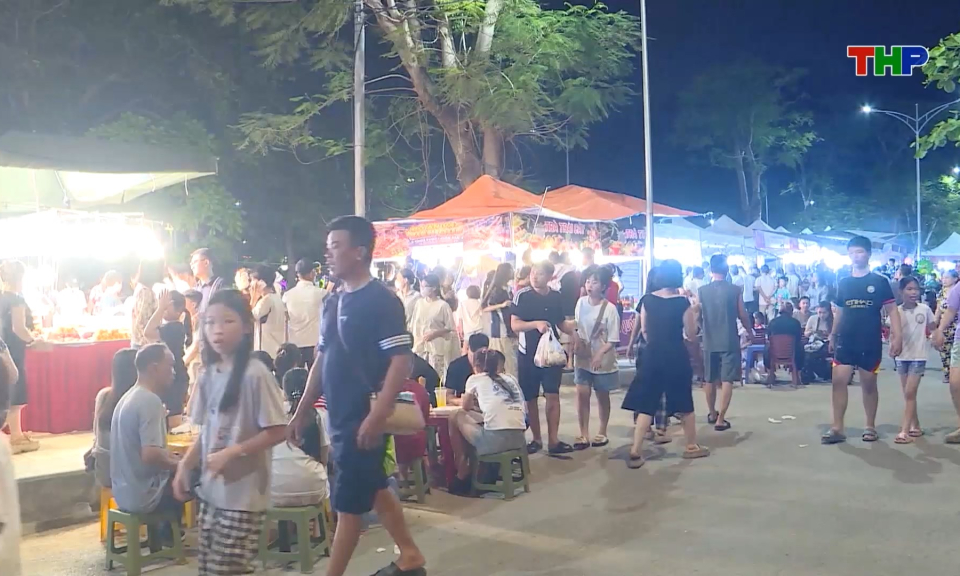 Khai th&aacute;c tiềm năng kinh tế đ&ecirc;m