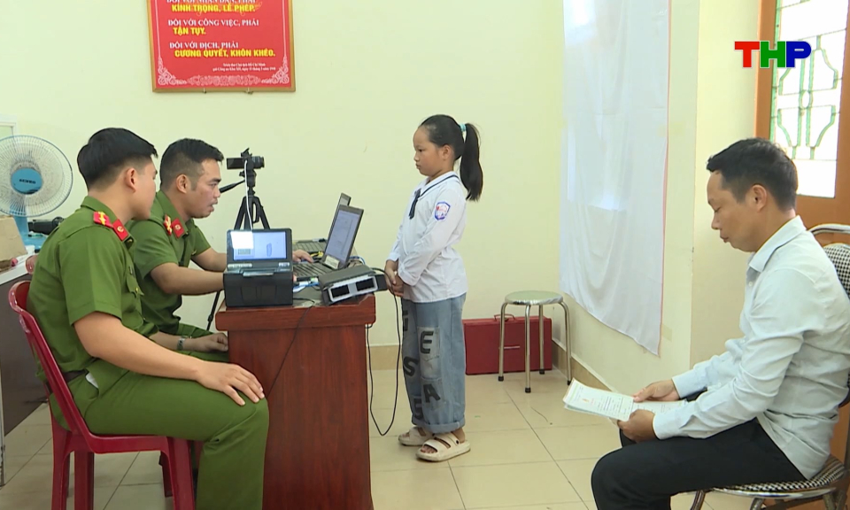 Hỗ trợ k&iacute;ch hoạt t&agrave;i khoản định danh điện tử cho trẻ em