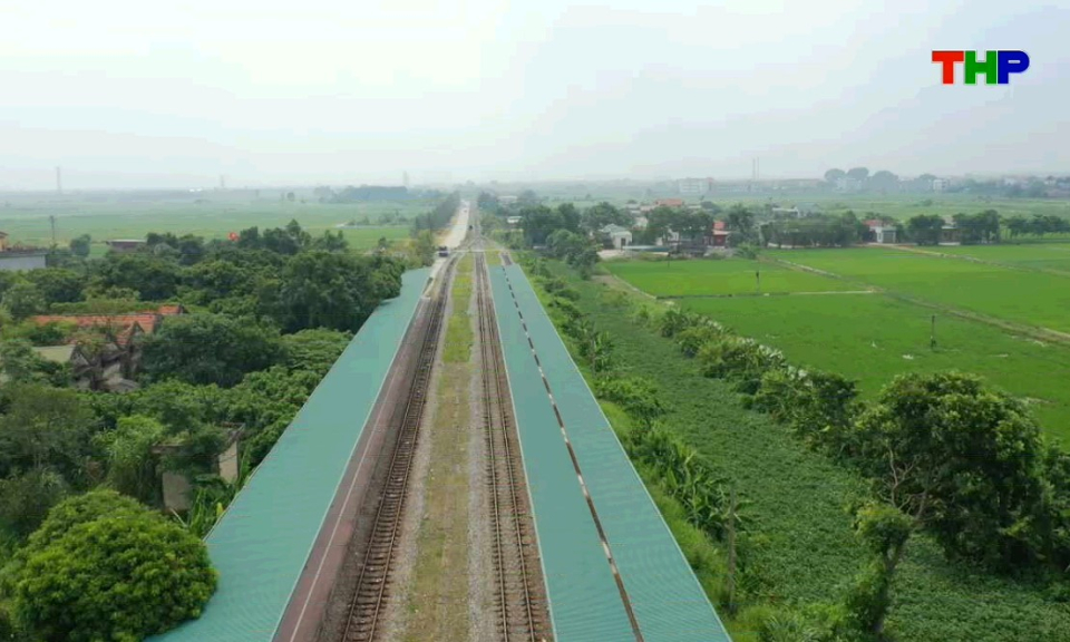 Chạm Hải Ph&ograve;ng: Phố huyện văn chương