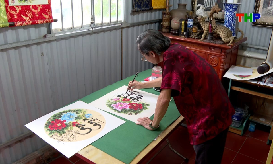 Ch&acirc;n dung cuộc sống: Người đam m&ecirc; vẽ tranh thư ph&aacute;p