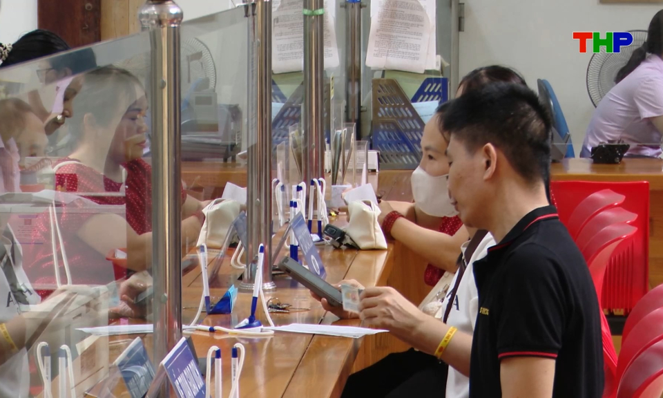 Tạo sinh kế để giảm ngh&egrave;o bền vững 