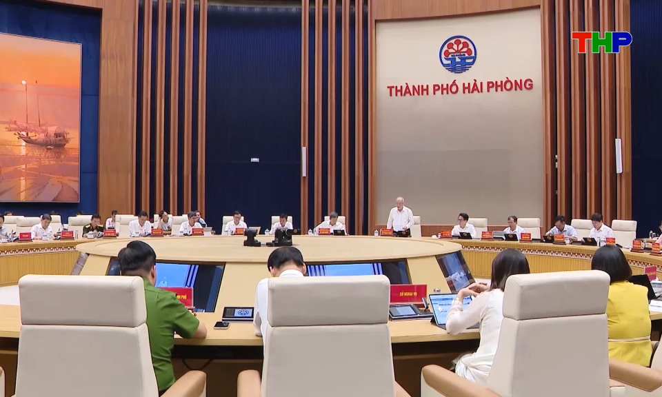 UBND th&agrave;nh phố họp phi&ecirc;n thường kỳ th&aacute;ng 8