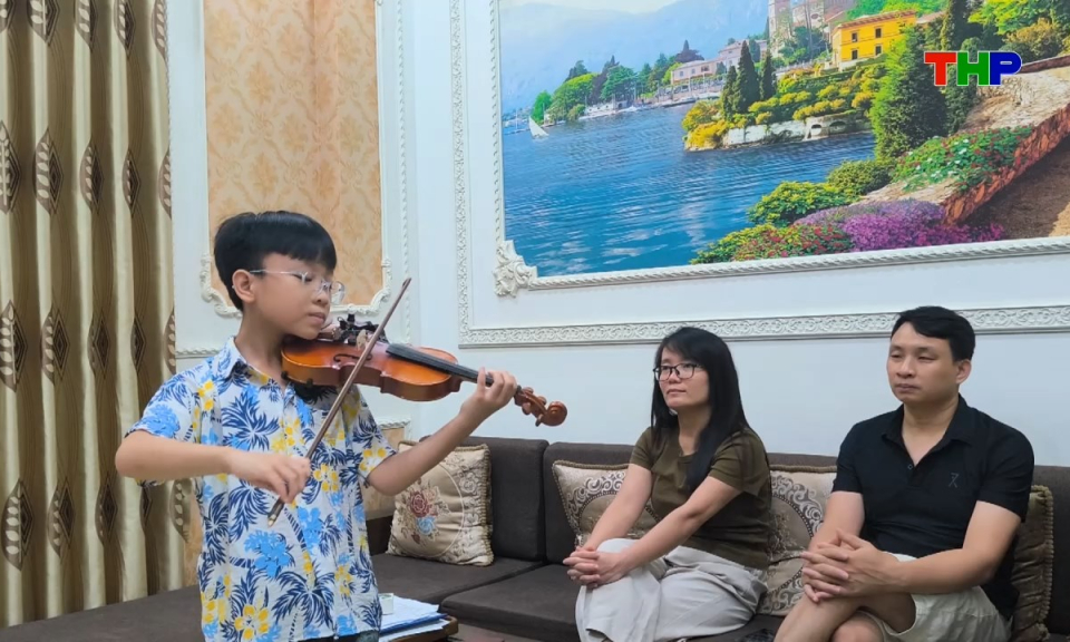 Lăng k&iacute;nh tuổi hoa: Bản t&igrave;nh ca từ những sợi d&acirc;y rừng