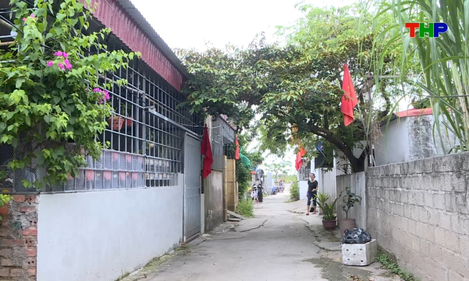 Ph&aacute;p luật v&agrave; cuộc sống: Bu&ocirc;ng lỏng quản l&yacute; đất đai v&agrave; những hệ lụy