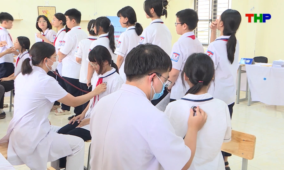 Quản l&yacute; sức khỏe to&agrave;n d&acirc;n, n&acirc;ng cao chất lượng d&acirc;n số