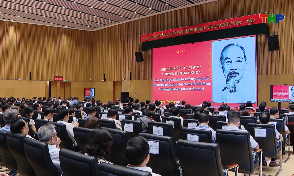 Hội nghị to&agrave;n quốc nghi&ecirc;n cứu, học tập, qu&aacute;n triệt v&agrave; triển khai thực hiện một số Nghị quyết, Chỉ thị của Bộ Ch&iacute;nh trị