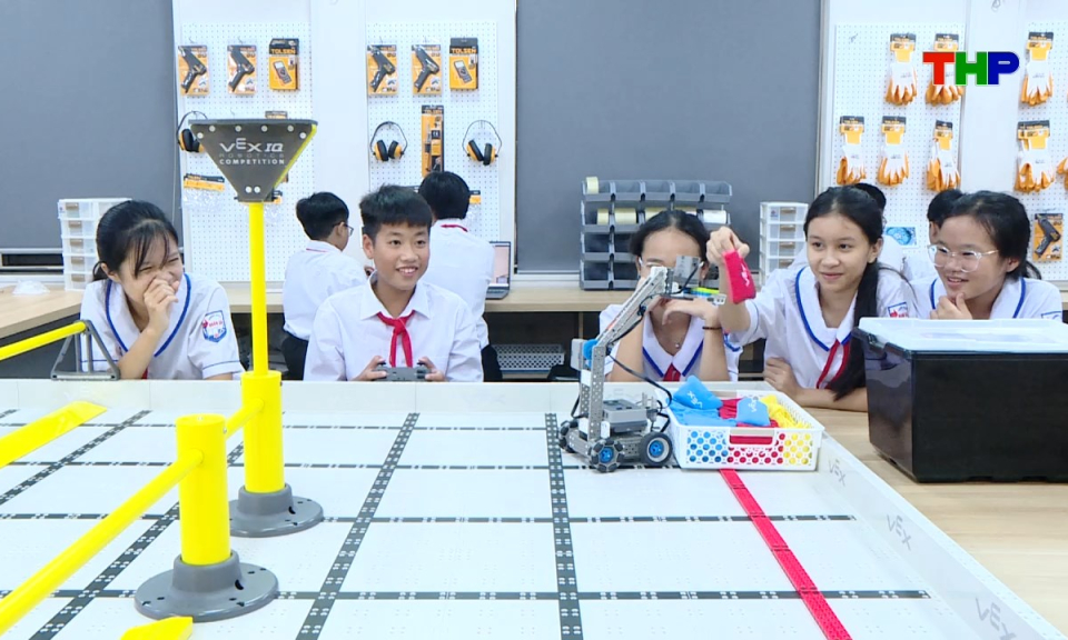 Khoa học c&ocirc;ng nghệ v&agrave; đời sống: Khi c&ocirc;ng nghệ, tr&iacute; tuệ nh&acirc;n tạo bước v&agrave;o trường học