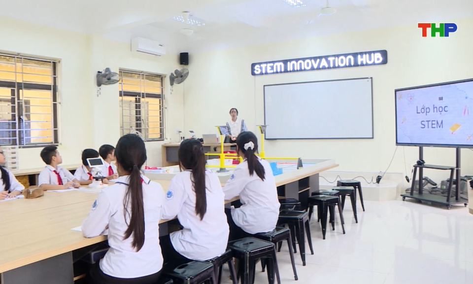 Ứng dụng c&ocirc;ng nghệ, tr&iacute; tuệ nh&acirc;n tạo trong trường học