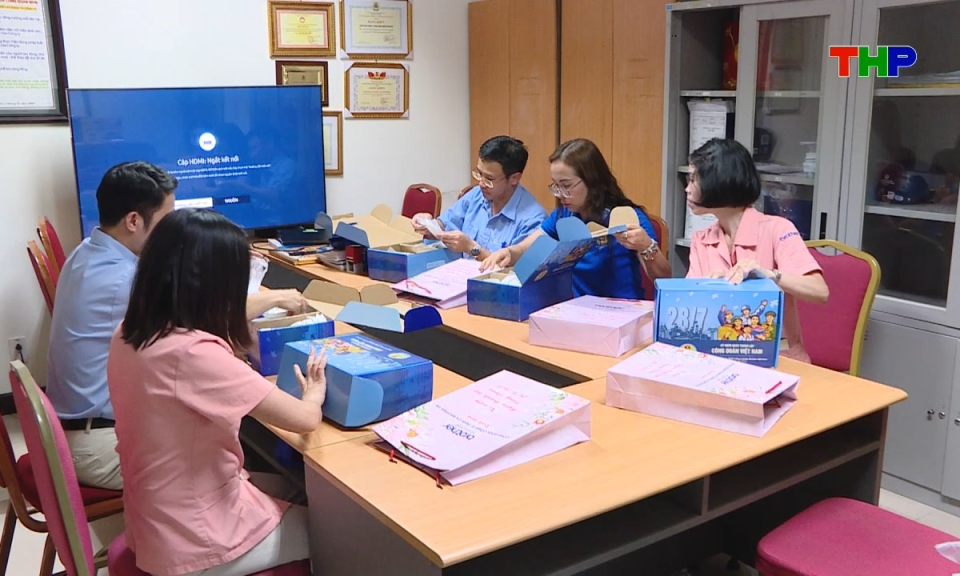 Lao động v&agrave; c&ocirc;ng đo&agrave;n: Học v&agrave; l&agrave;m theo B&aacute;c: Động lực tự th&acirc;n của người lao động 