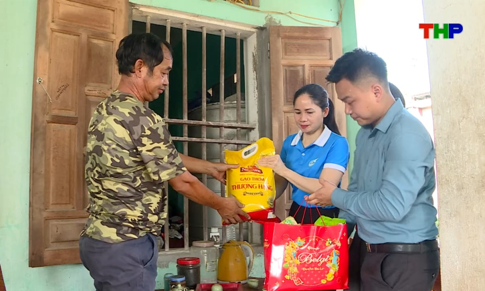 Ng&agrave;y nữa để y&ecirc;u thương: M&oacute;n qu&agrave; y&ecirc;u thương gửi người kh&oacute; khăn