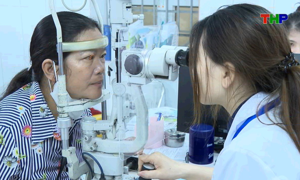 Diễn đ&agrave;n Eva: Chăm s&oacute;c đ&ocirc;i mắt khỏe đẹp