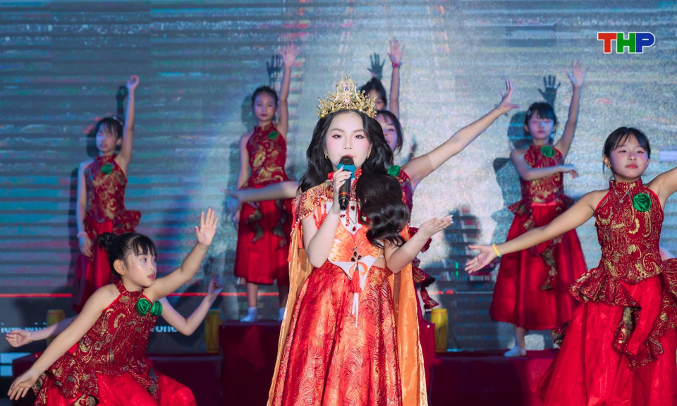 Ch&acirc;n dung cuộc sống: Hoa hậu nh&iacute; t&agrave;i năng