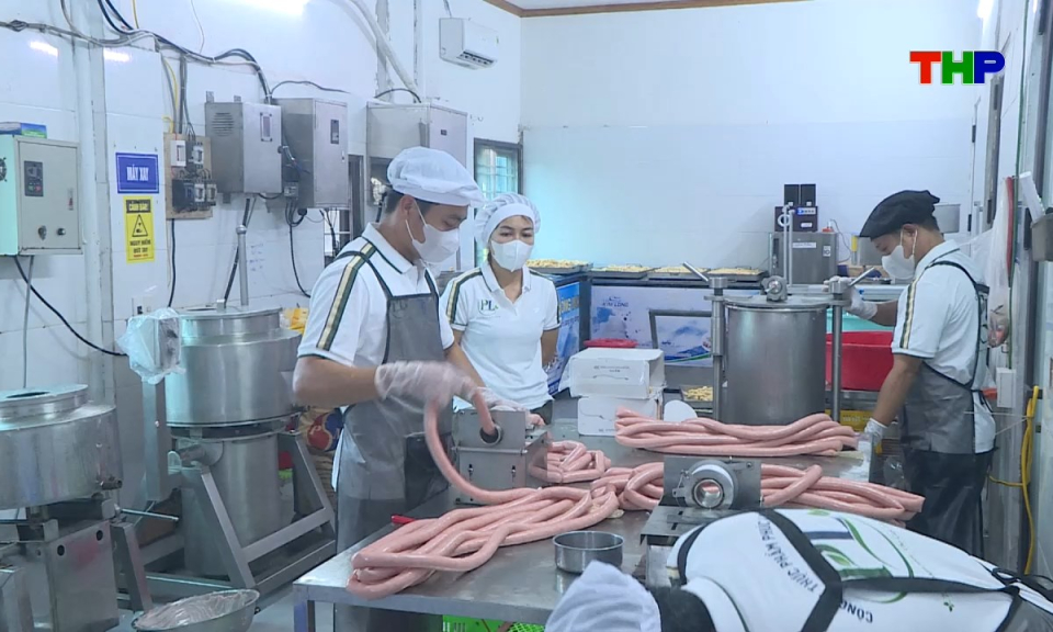B&ocirc;ng hồng th&eacute;p đất Cảng: Khi nữ doanh nh&acirc;n l&agrave;m kinh tế bằng t&igrave;nh y&ecirc;u n&eacute;t ẩm thực qu&ecirc; hương