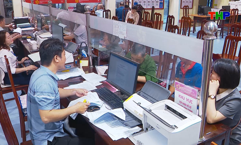 Ch&iacute;nh s&aacute;ch ph&aacute;p luật: Ch&iacute;nh s&aacute;ch hỗ trợ c&ocirc;ng chức, vi&ecirc;n chức theo Nghị quyết 26