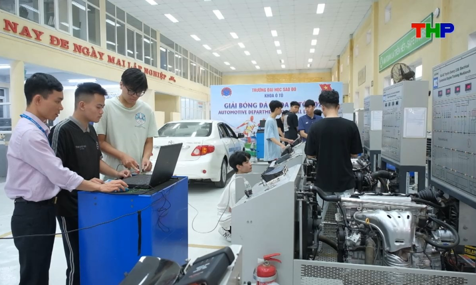 Kinh tế v&agrave; đ&ocirc; thị: Ph&aacute;t triển nguồn nh&acirc;n lực kỹ thuật &ocirc; t&ocirc;
