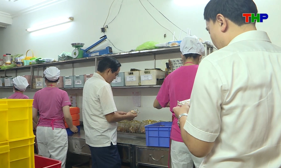 Bảo đảm an to&agrave;n thực phẩm m&ugrave;a Trung thu
