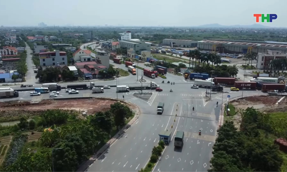 Vừa thi c&ocirc;ng, vừa bảo đảm an to&agrave;n giao th&ocirc;ng