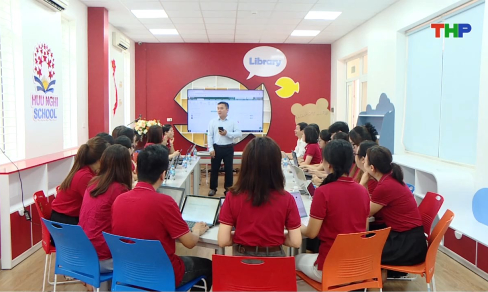 Ch&acirc;n dung cuộc sống: Ti&ecirc;n phong số h&oacute;a quản l&yacute; gi&aacute;o dục