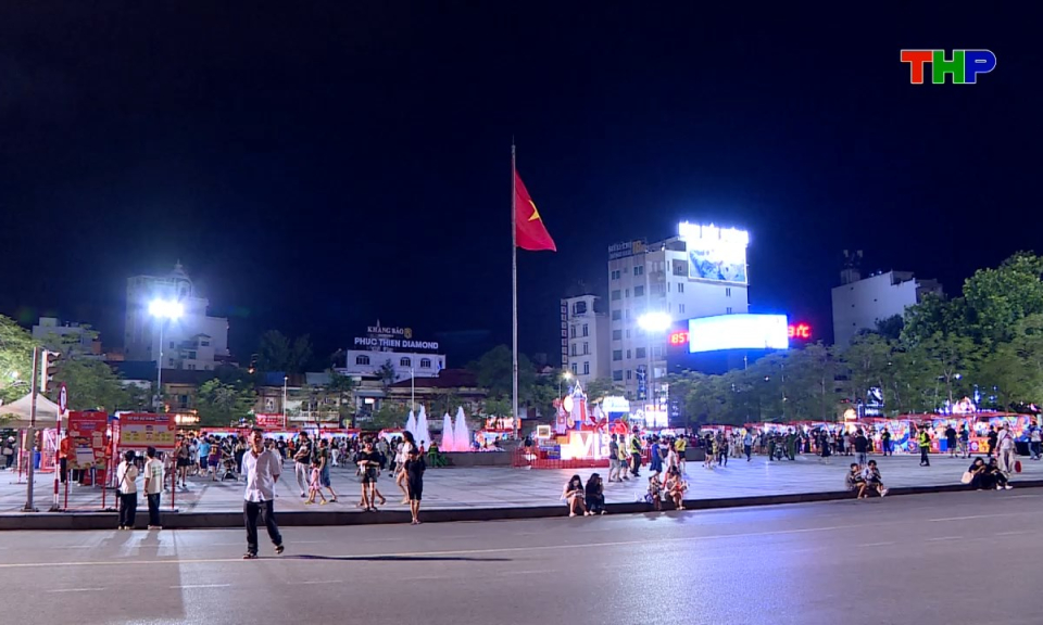 Ph&oacute;ng sự t&agrave;i liệu: Đ&aacute;nh thức du lịch đ&ecirc;m ở Hải Ph&ograve;ng 