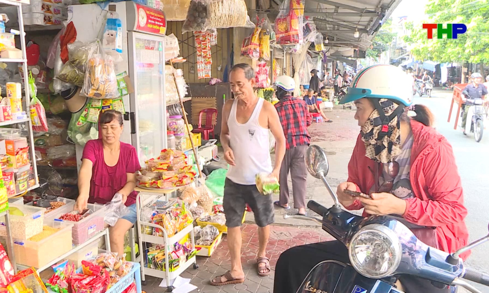 Người cao tuổi với kh&oacute; khăn trong thanh to&aacute;n trực tuyến