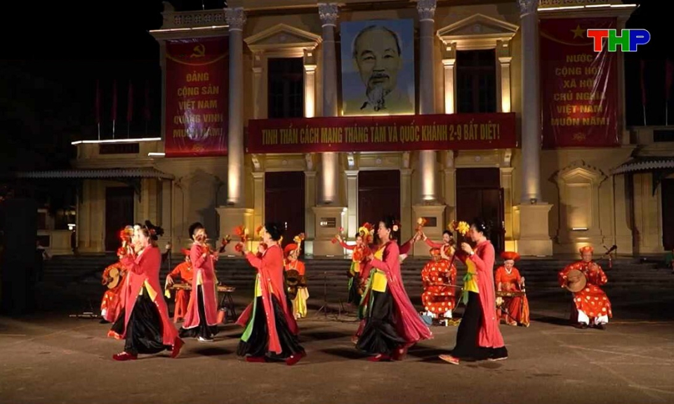 Chạm Hải Ph&ograve;ng: Lan tỏa nhạc d&acirc;n tộc giữa l&ograve;ng phố Cảng