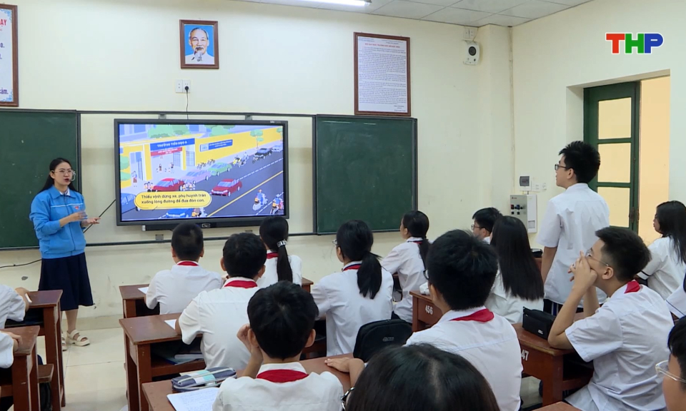 Ph&aacute;t huy hiệu quả m&ocirc; h&igrave;nh &ldquo;Cổng trường an to&agrave;n giao th&ocirc;ng&rdquo; 