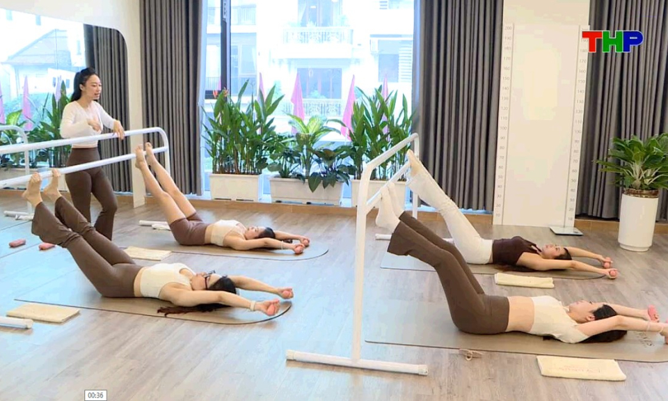 Chạm Hải Ph&ograve;ng: Barre - Sức mạnh nội tại