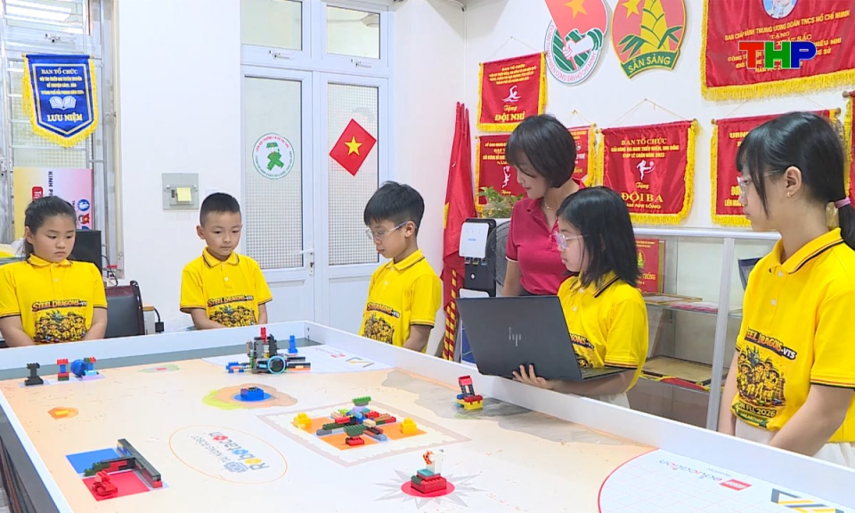 Lăng k&iacute;nh tuổi hoa: Vui học STEM