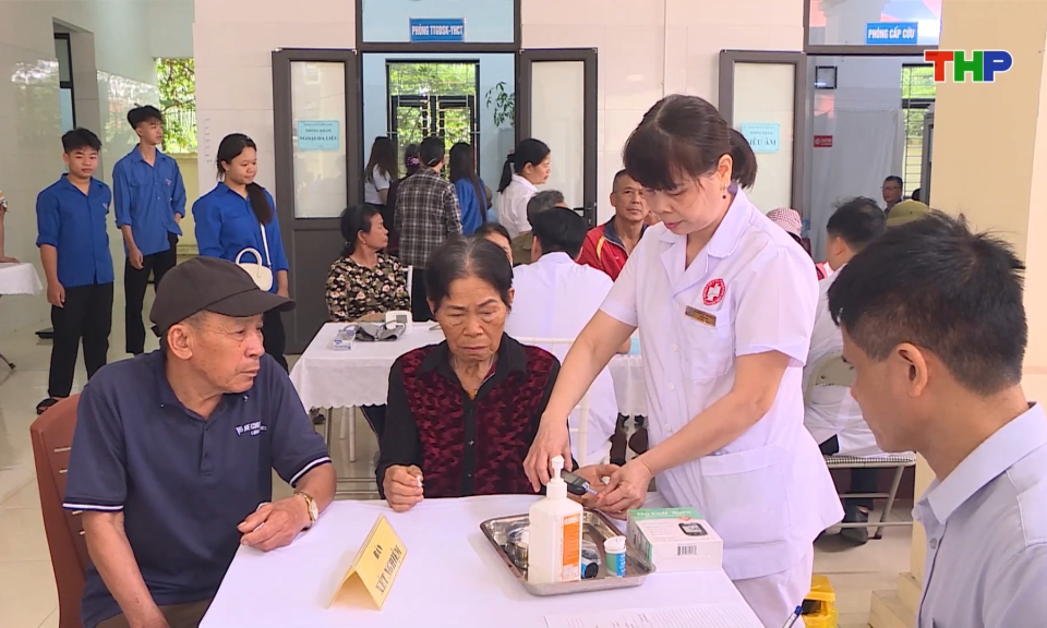 Chung tay chăm s&oacute;c sức khỏe người cao tuổi
