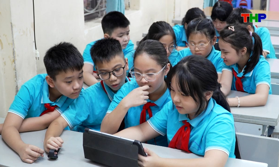 Gi&aacute;o dục v&agrave; đ&agrave;o tạo: Từ cổng trường đến kh&ocirc;ng gian mạng