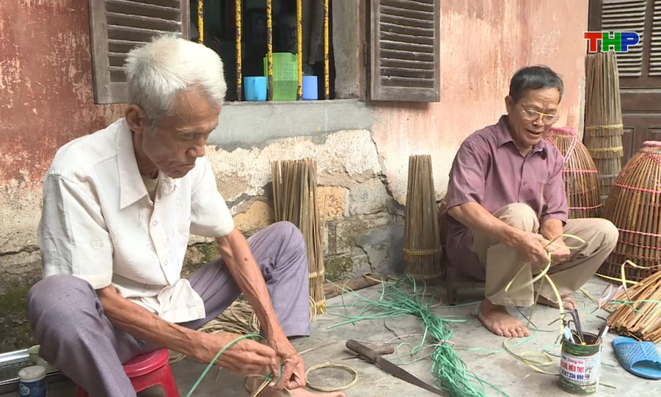 &Acirc;m vang miền cửa biển: Giữ hồn tre Việt
