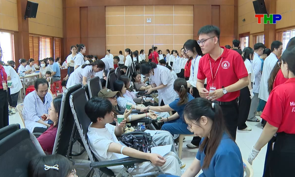 Ch&acirc;n dung cuộc sống: Những điển h&igrave;nh hiến m&aacute;u nh&acirc;n đạo