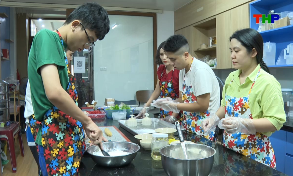 B&ocirc;ng hồng th&eacute;p đất Cảng: B&ocirc;ng hồng kiến tạo gi&aacute; trị mới