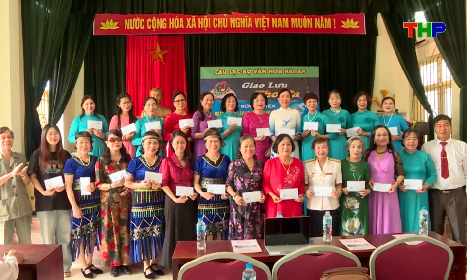 &Acirc;m vang miền cửa biển: Một nửa y&ecirc;u thương