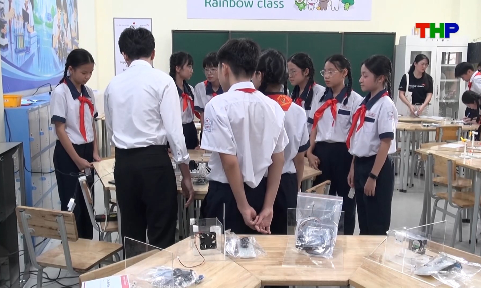 Hỗ trợ thư viện ngo&agrave;i trời cho học sinh
