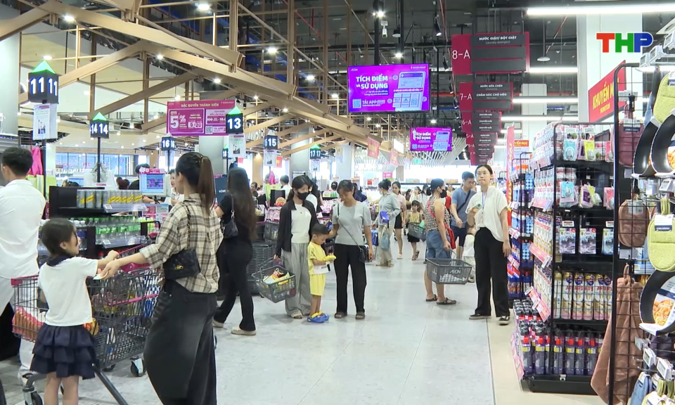 Thương mại, dịch vụ đ&oacute;ng g&oacute;p t&iacute;ch cực v&agrave;o tăng trưởng th&agrave;nh phố