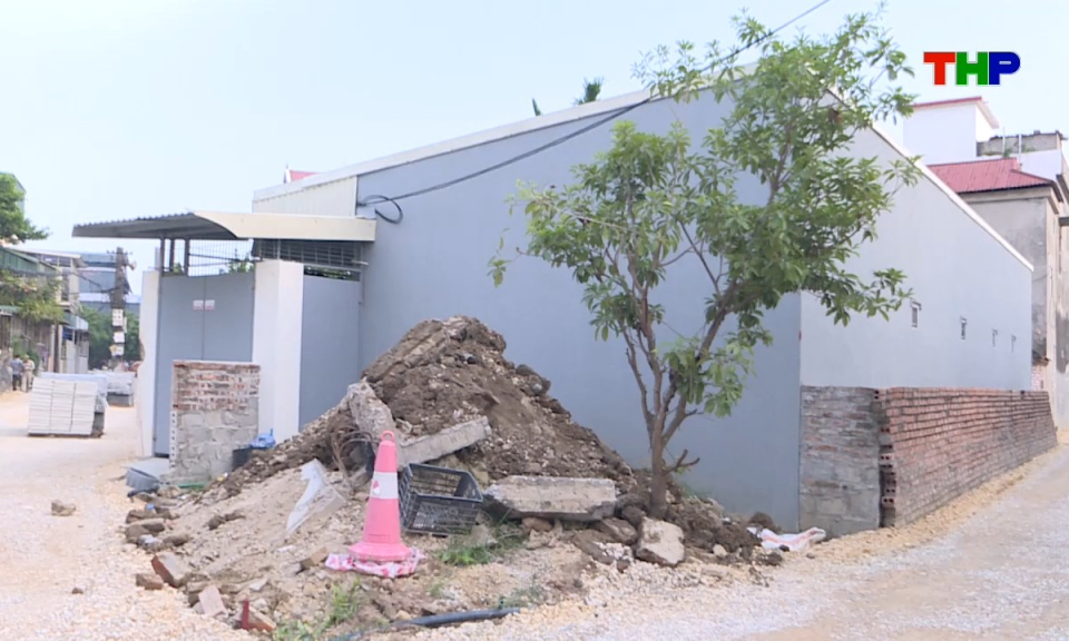 Hộp thư truyền h&igrave;nh: Vận động hiến đất l&agrave;m đường tại phường Việt H&ograve;a: V&igrave; sao gia đ&igrave;nh b&agrave; Luyến chưa đồng thuận?
