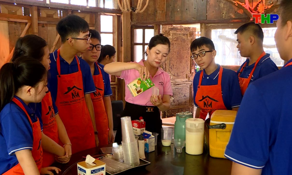 Ng&agrave;y nữa để y&ecirc;u thương: Những tấm l&ograve;ng, nhiều hy vọng