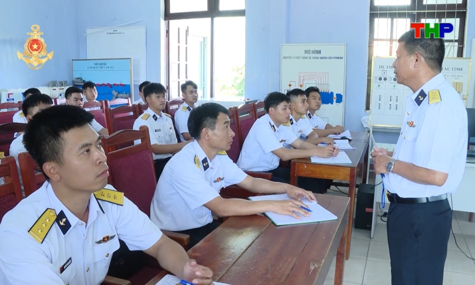 Tổ quốc v&agrave; người chiến sĩ Hải qu&acirc;n: Huấn luyện l&agrave;m chủ trang bị kỹ thuật