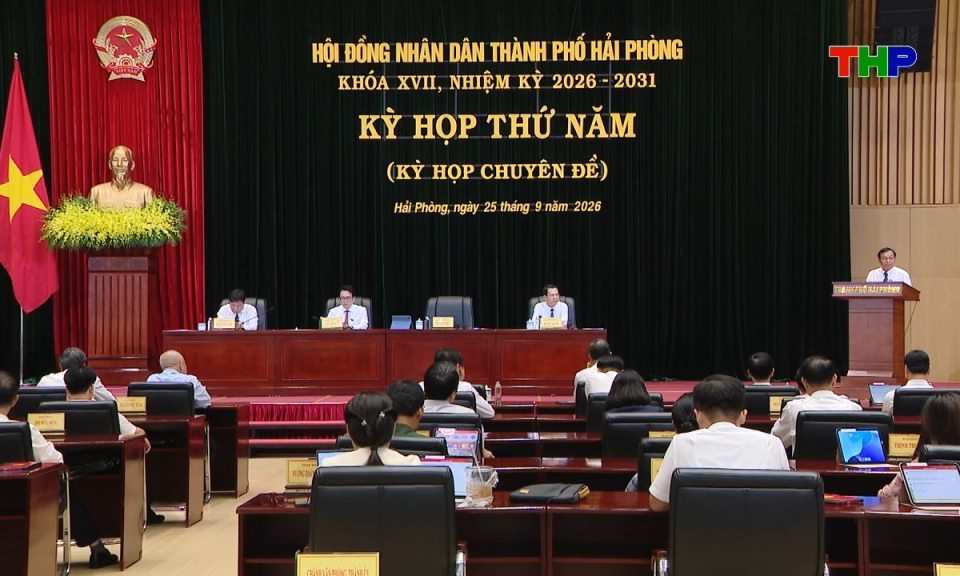 Đại biểu nh&acirc;n d&acirc;n với cử tri: Tạo động lực ph&aacute;t triển khoa học, c&ocirc;ng nghệ từ cơ chế chi ng&acirc;n s&aacute;ch
