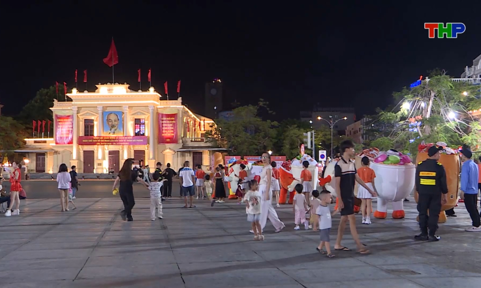 Phố đi bộ - Không gian của lễ hội