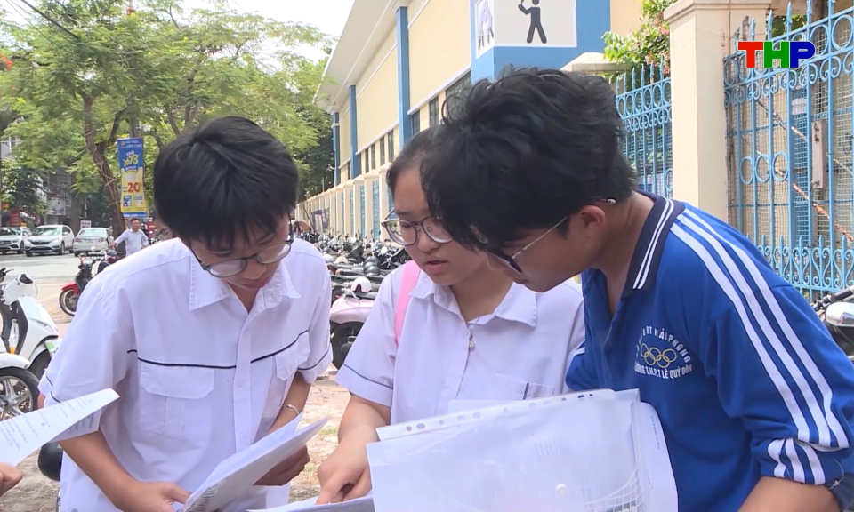 Dự kiến thi tuyển v&agrave;o lớp 10 gồm 2 m&ocirc;n To&aacute;n v&agrave; Ngữ văn