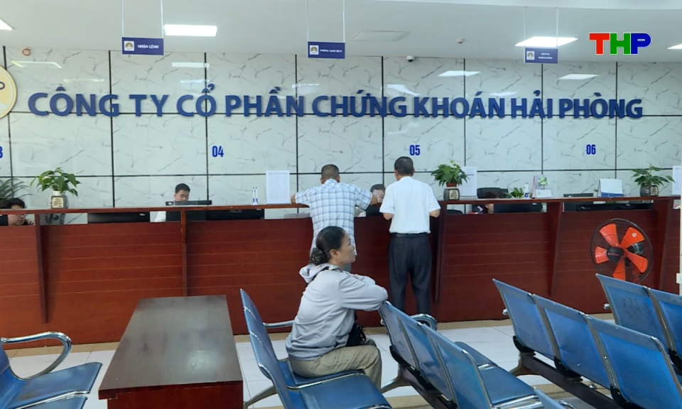 Ch&iacute;nh s&aacute;ch ph&aacute;p luật: Thị trường chứng kho&aacute;n Việt Nam n&acirc;ng hạng - Những quy định v&agrave; th&aacute;ch thức n&acirc;ng cao